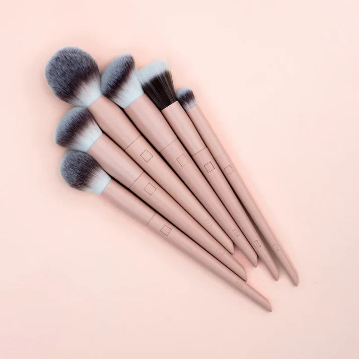 PINK HANDLE BRUSH COLLECTION